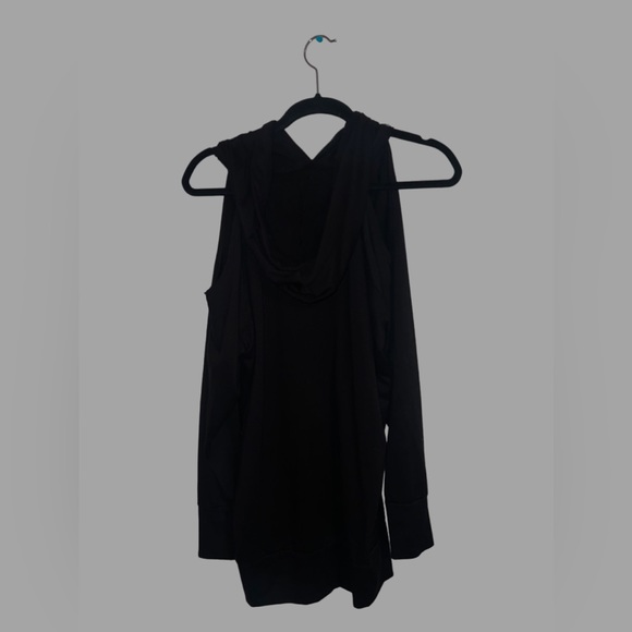 Black sweater with cute on the shoulders - Picture 3 of 3